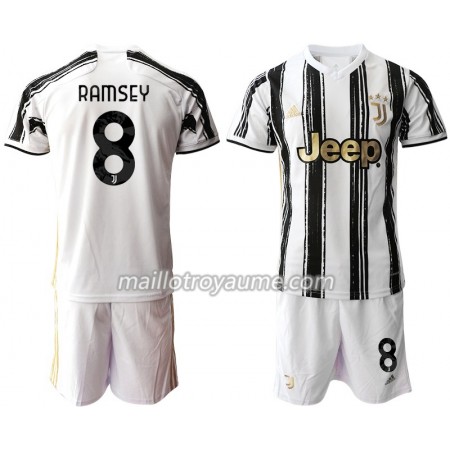 Tenue Enfant Juventus Aaron Ramsey 8 Domicile 2020-2021 (+ Short) Tenue Enfant Juventus Aaron Ramsey 8 Domicile 2020-2021 (+ Short)
